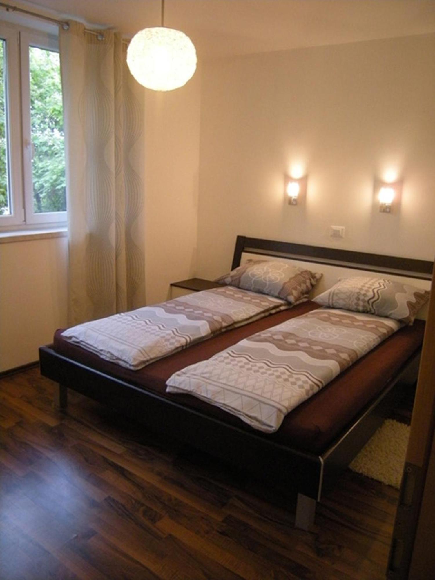 Vila Ema Apartments And Rooms Ljubljana Bagian luar foto