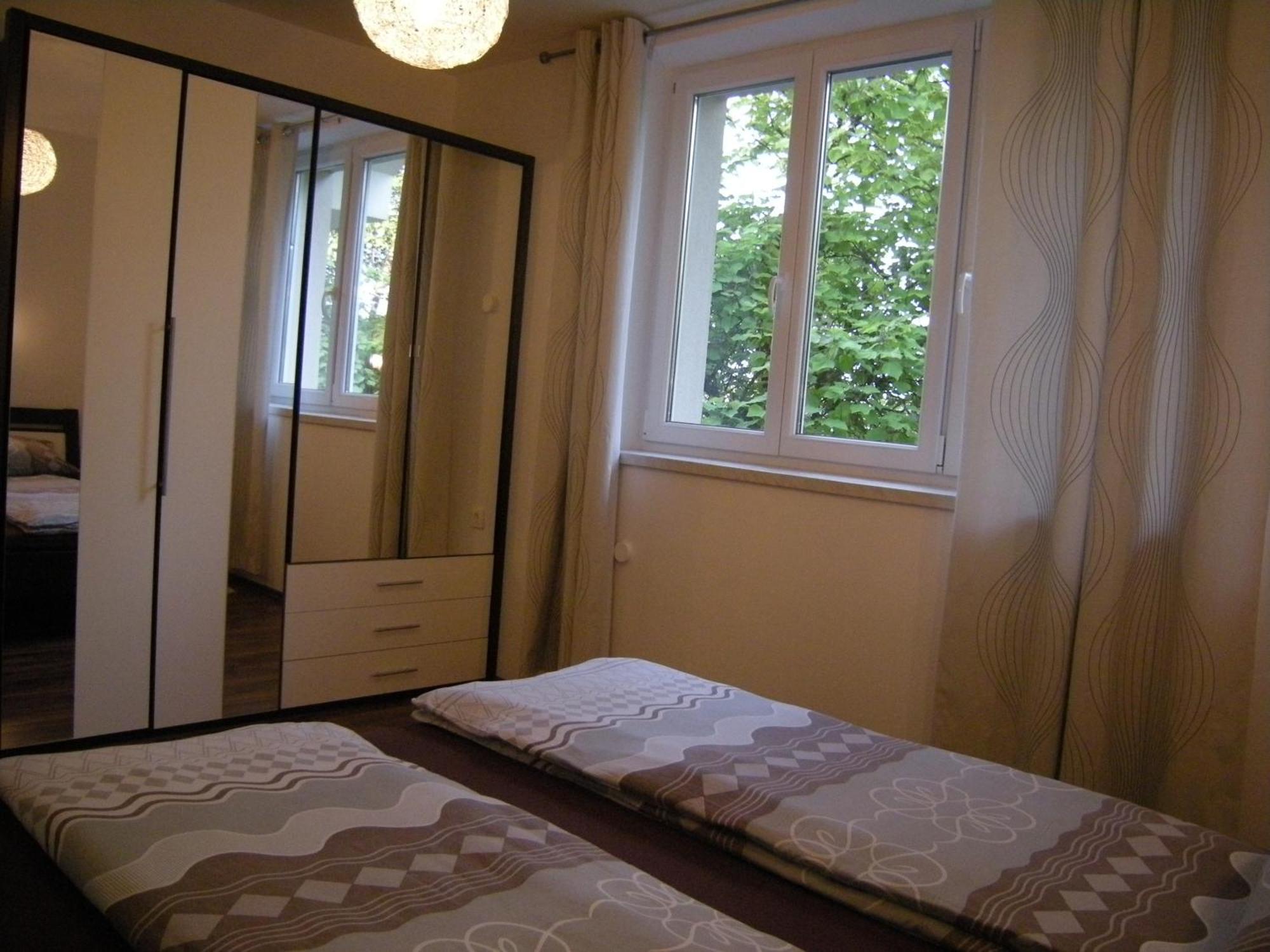 Vila Ema Apartments And Rooms Ljubljana Bagian luar foto