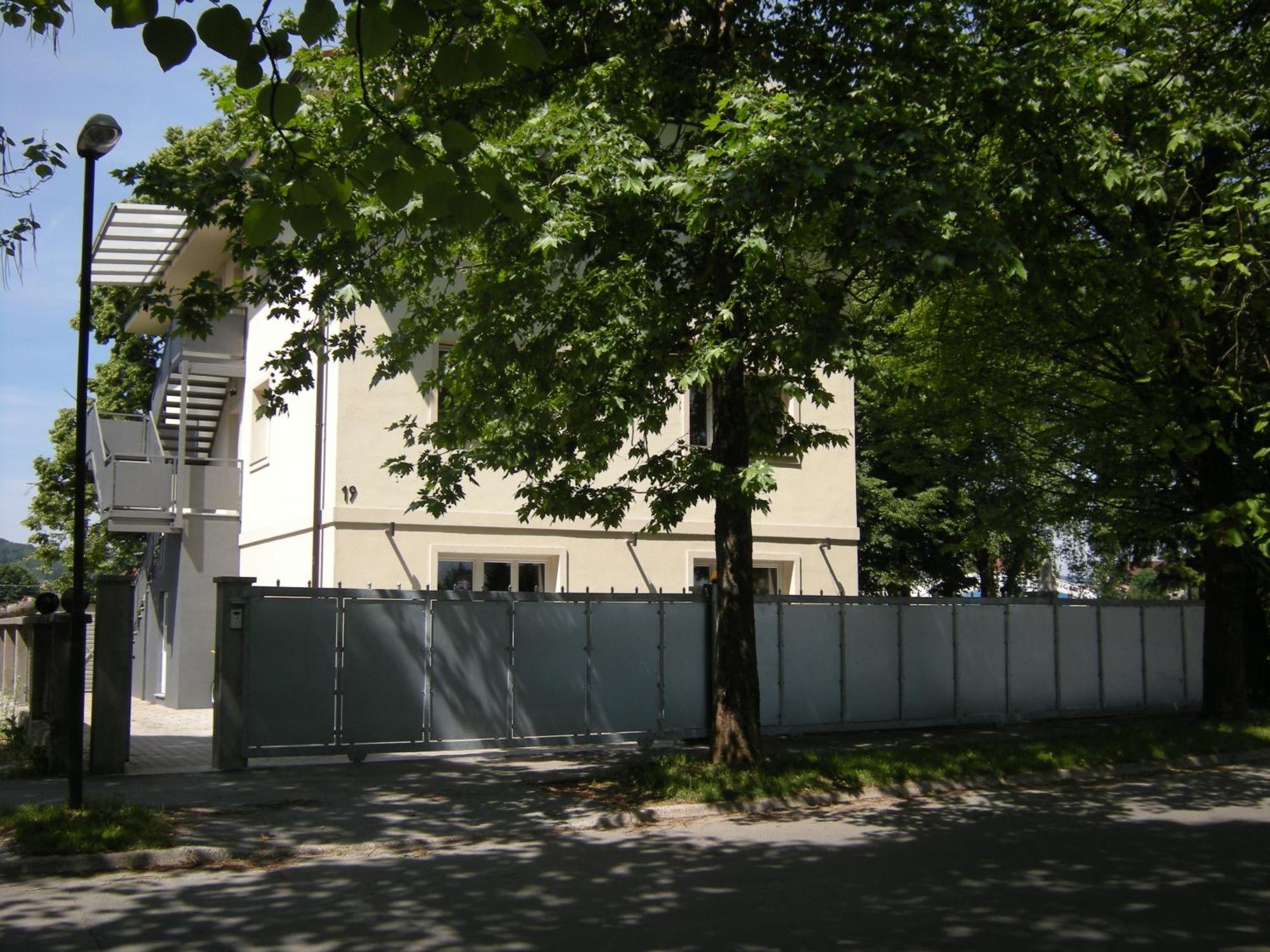 Vila Ema Apartments And Rooms Ljubljana Bagian luar foto