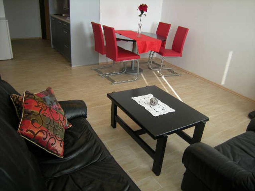 Vila Ema Apartments And Rooms Ljubljana Ruang foto